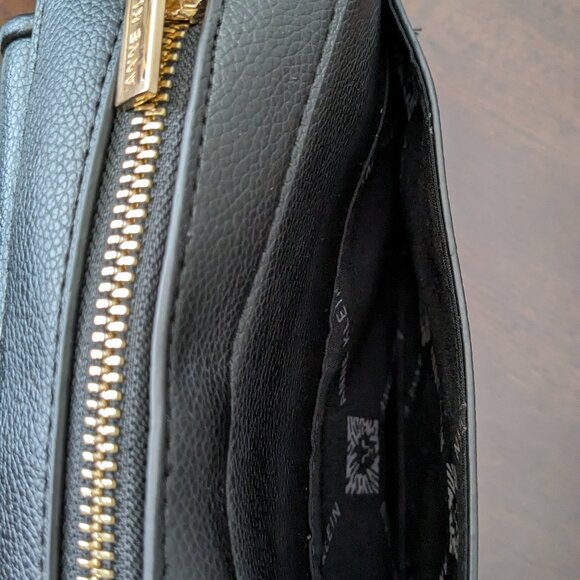 ANNE KLEIN Jet Set Small Pebbled Leather  Convertible Crossbody Bag Black . - Picture 14 of 15